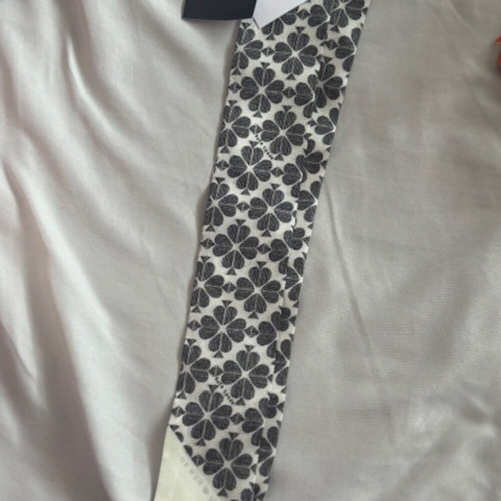 Kate Spade Blk/white skinny bag scarf